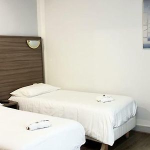 Habitación con 2 Camas Individuales
